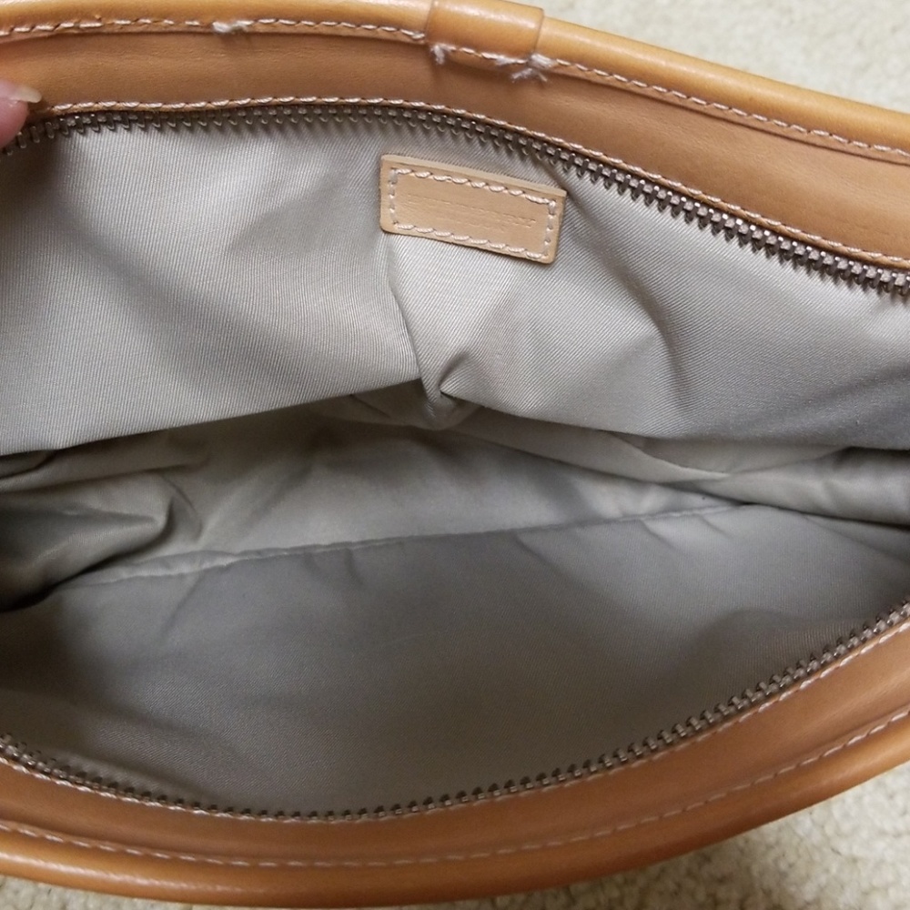 Authentic Burberry purse- firm price - Picture 4 of 8